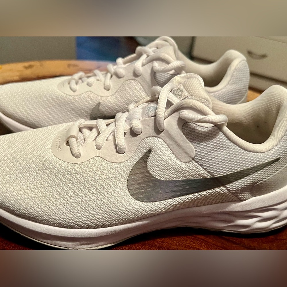 Nike Revolution 6 Athletic Running Shoes